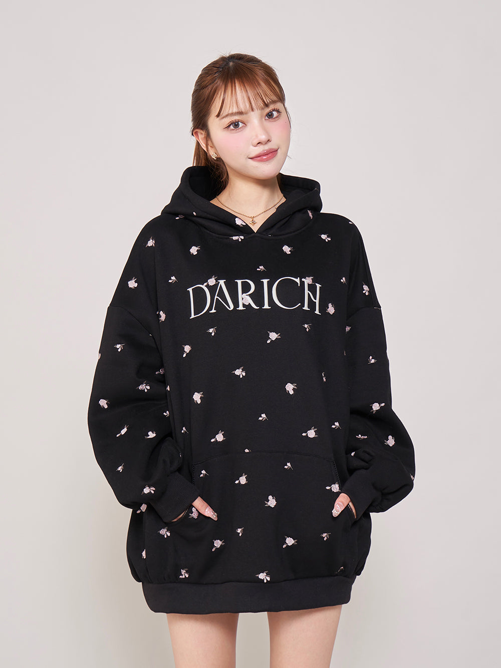 モデル:163cm(着用サイズ:FREE 着用カラー:BLK)