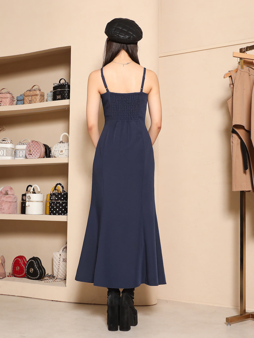 モデル:163cm(着用サイズ:FREE 着用カラー:NVY)