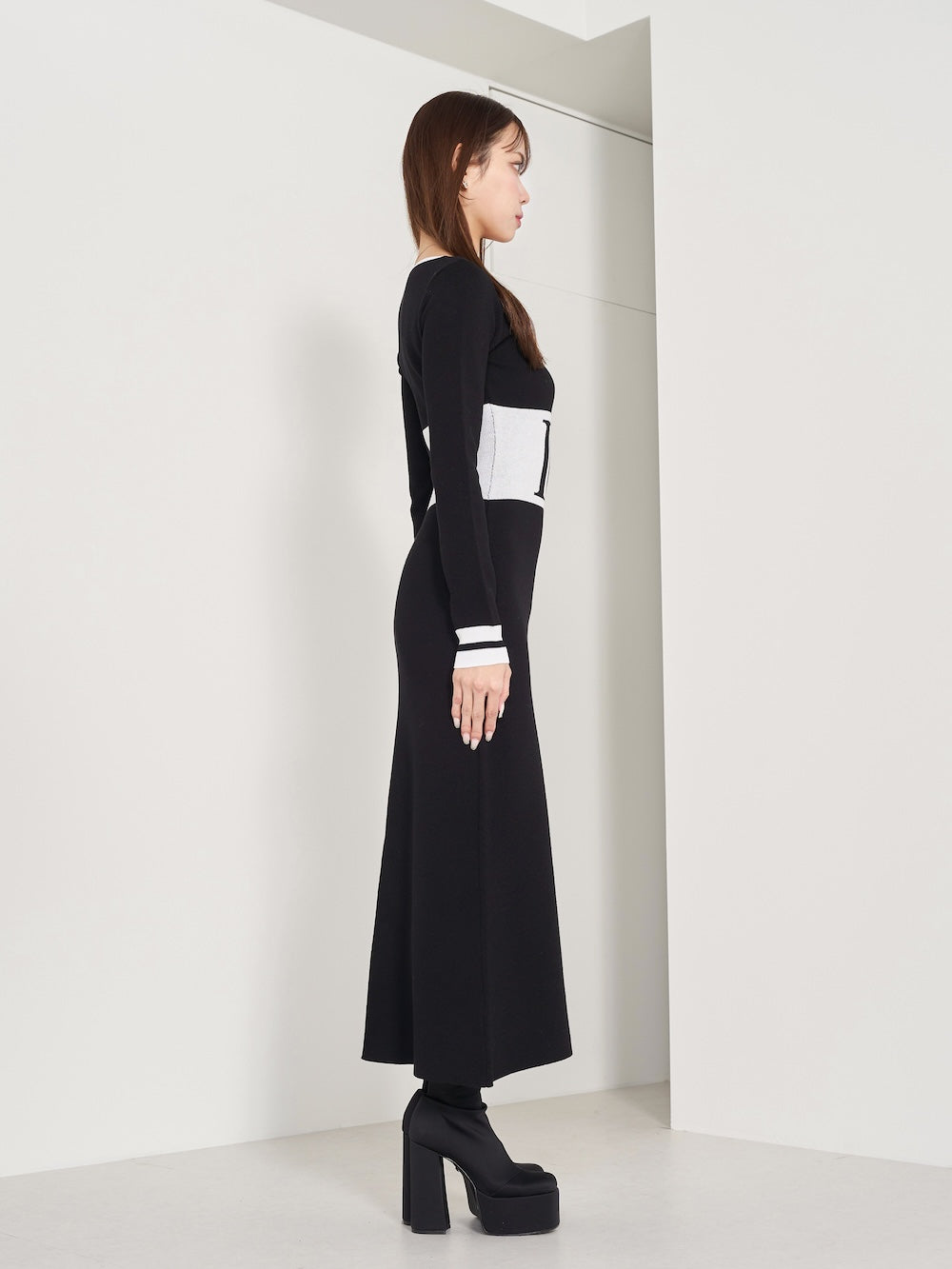 モデル:163cm(着用サイズ:FREE 着用カラー:BLK)