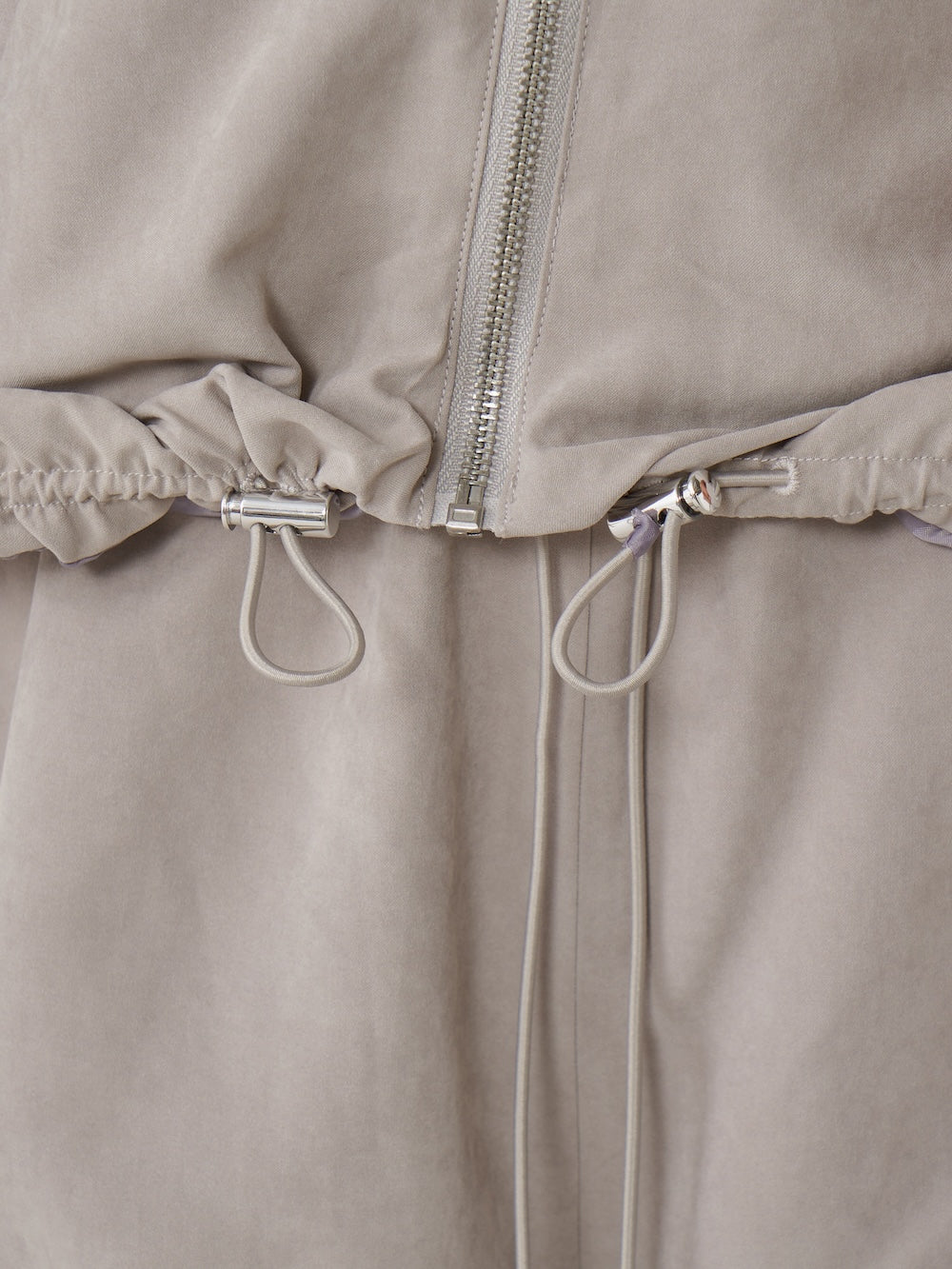 モデル:163cm(着用サイズ:FREE 着用カラー:GRY)