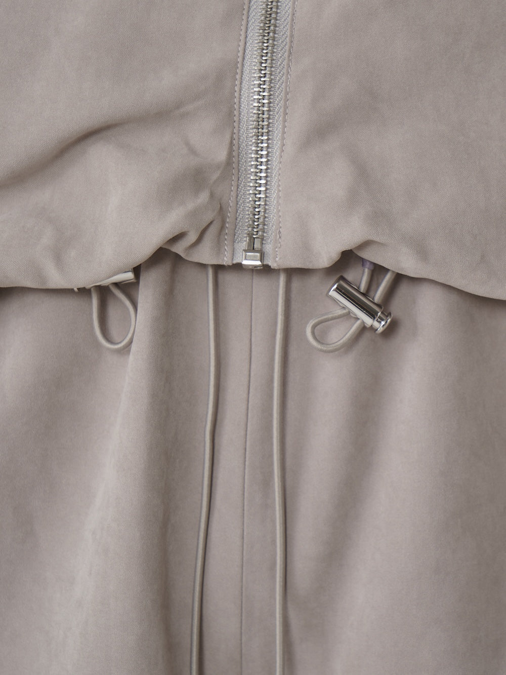 モデル:163cm(着用サイズ:FREE 着用カラー:GRY)