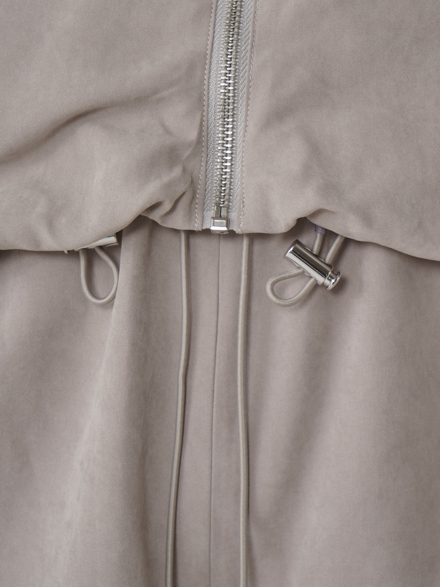 モデル:163cm(着用サイズ:FREE 着用カラー:GRY)