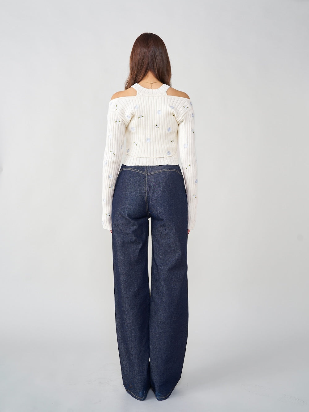 モデル:163cm(着用サイズ:FREE 着用カラー:WHT)