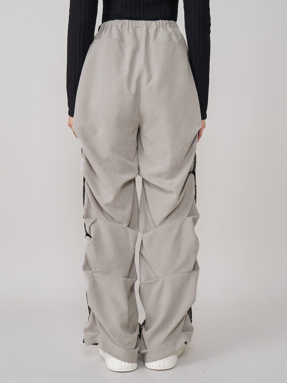 モデル:163cm(着用サイズ:FREE 着用カラー:GRY)