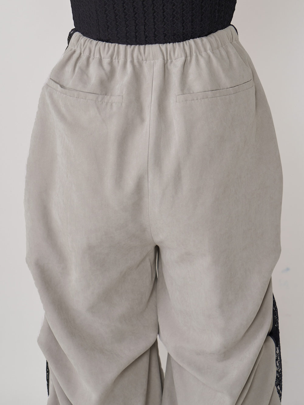 モデル:163cm(着用サイズ:FREE 着用カラー:GRY)