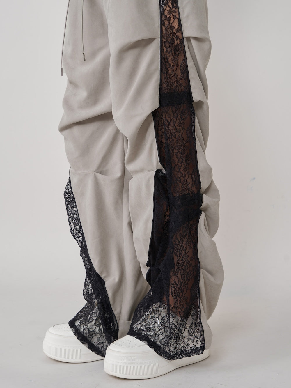 モデル:163cm(着用サイズ:FREE 着用カラー:GRY)