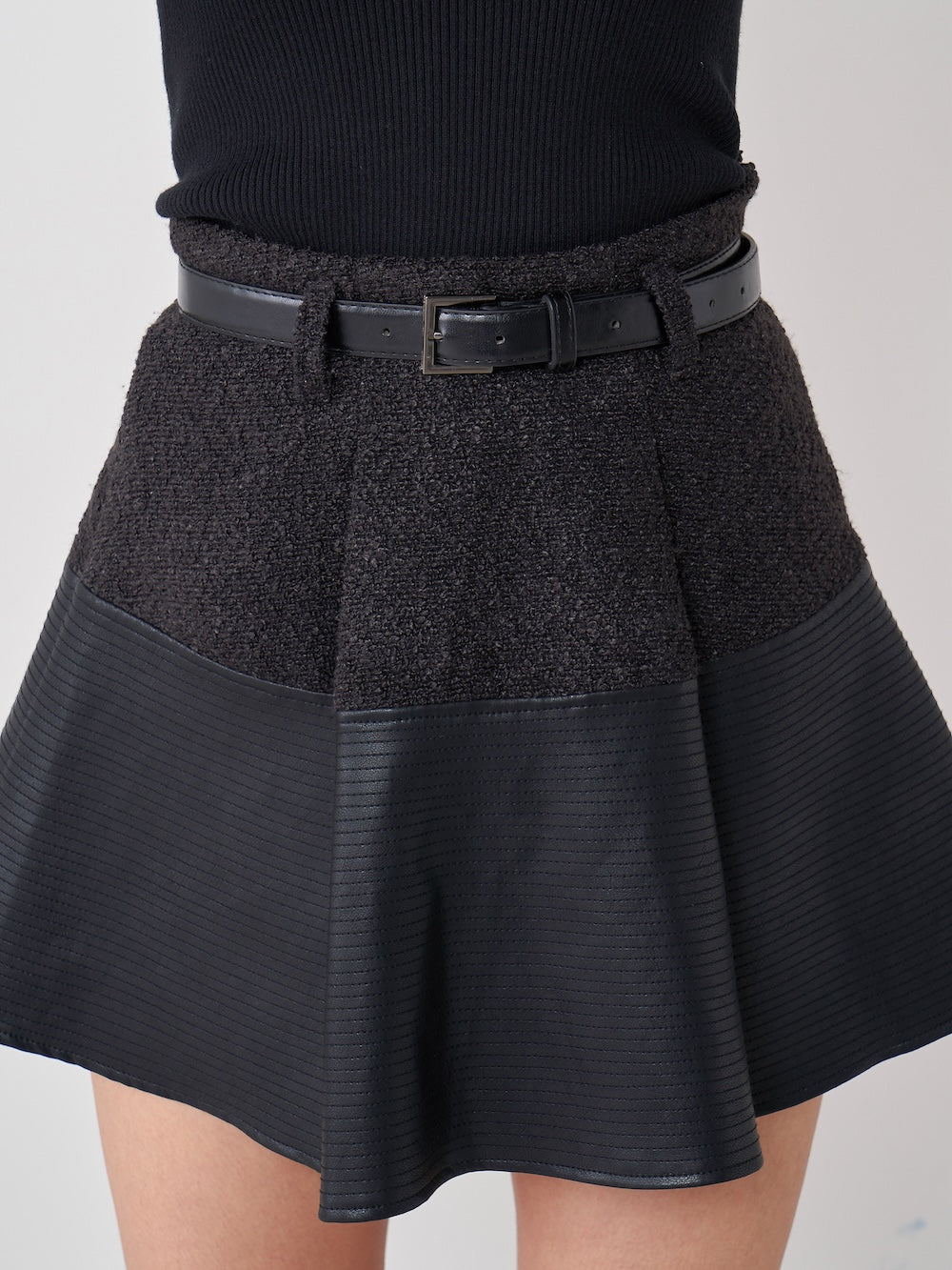 モデル:163cm(着用サイズ:S 着用カラー:BLK)