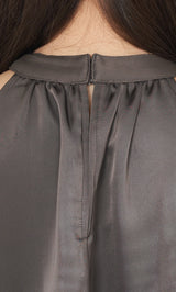 モデル:163cm(着用サイズ:FREE 着用カラー:GRY)