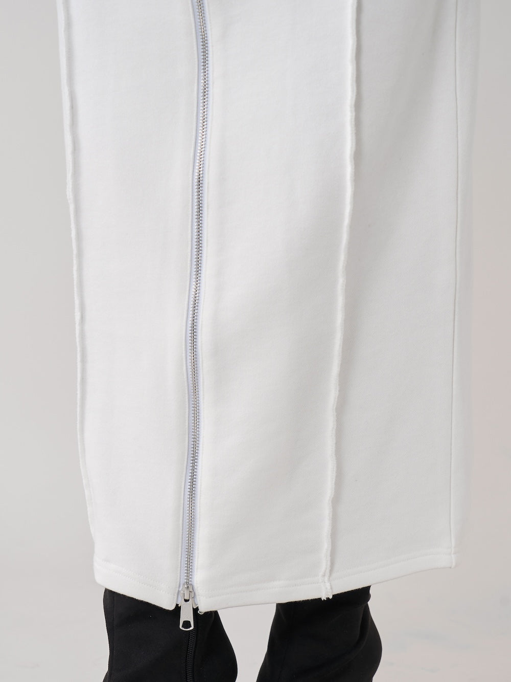 モデル:163cm(着用サイズ:FREE 着用カラー:WHT)