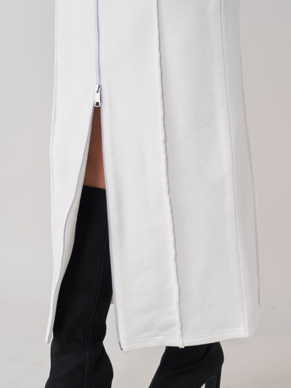 モデル:163cm(着用サイズ:FREE 着用カラー:WHT)