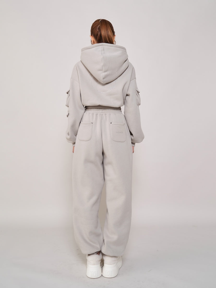 モデル:163cm(着用サイズ:FREE 着用カラー:GRY)