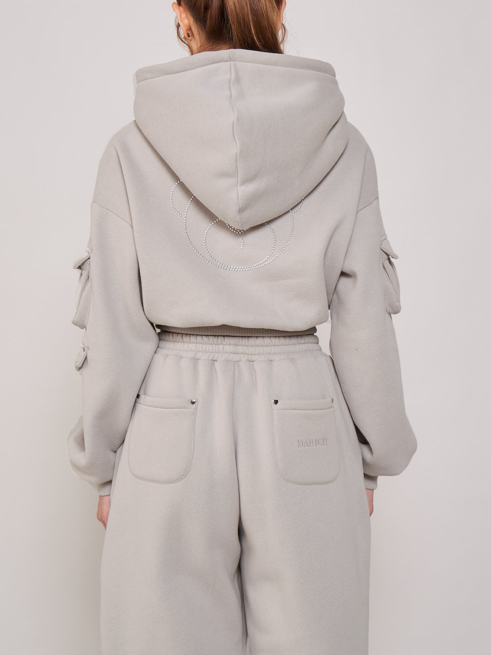 モデル:163cm(着用サイズ:FREE 着用カラー:GRY)