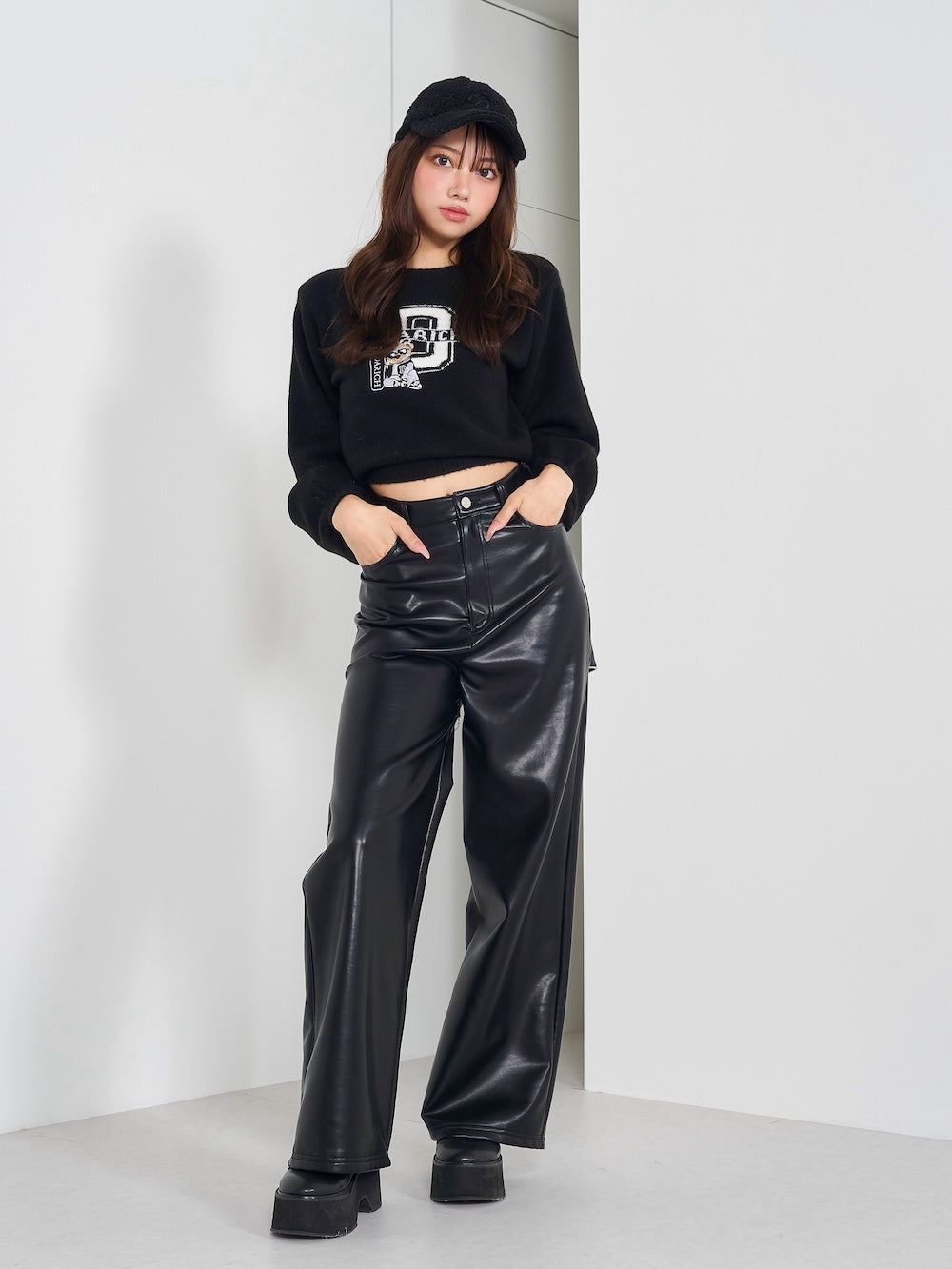 モデル:163cm(着用サイズ:FREE 着用カラー:BLK)