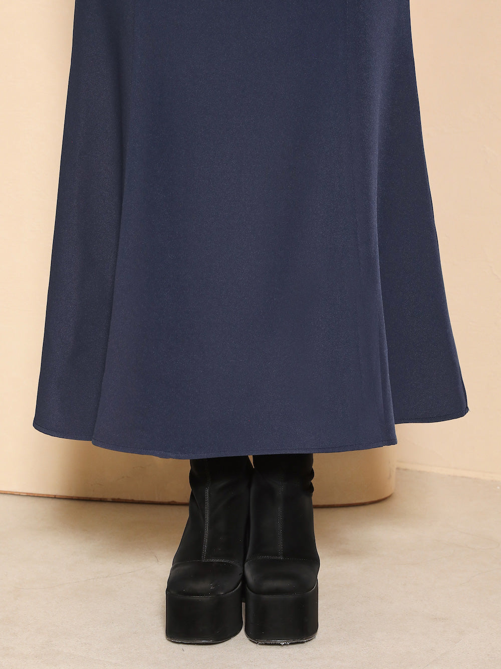 モデル:164cm(着用サイズ:FREE 着用カラー:NVY)