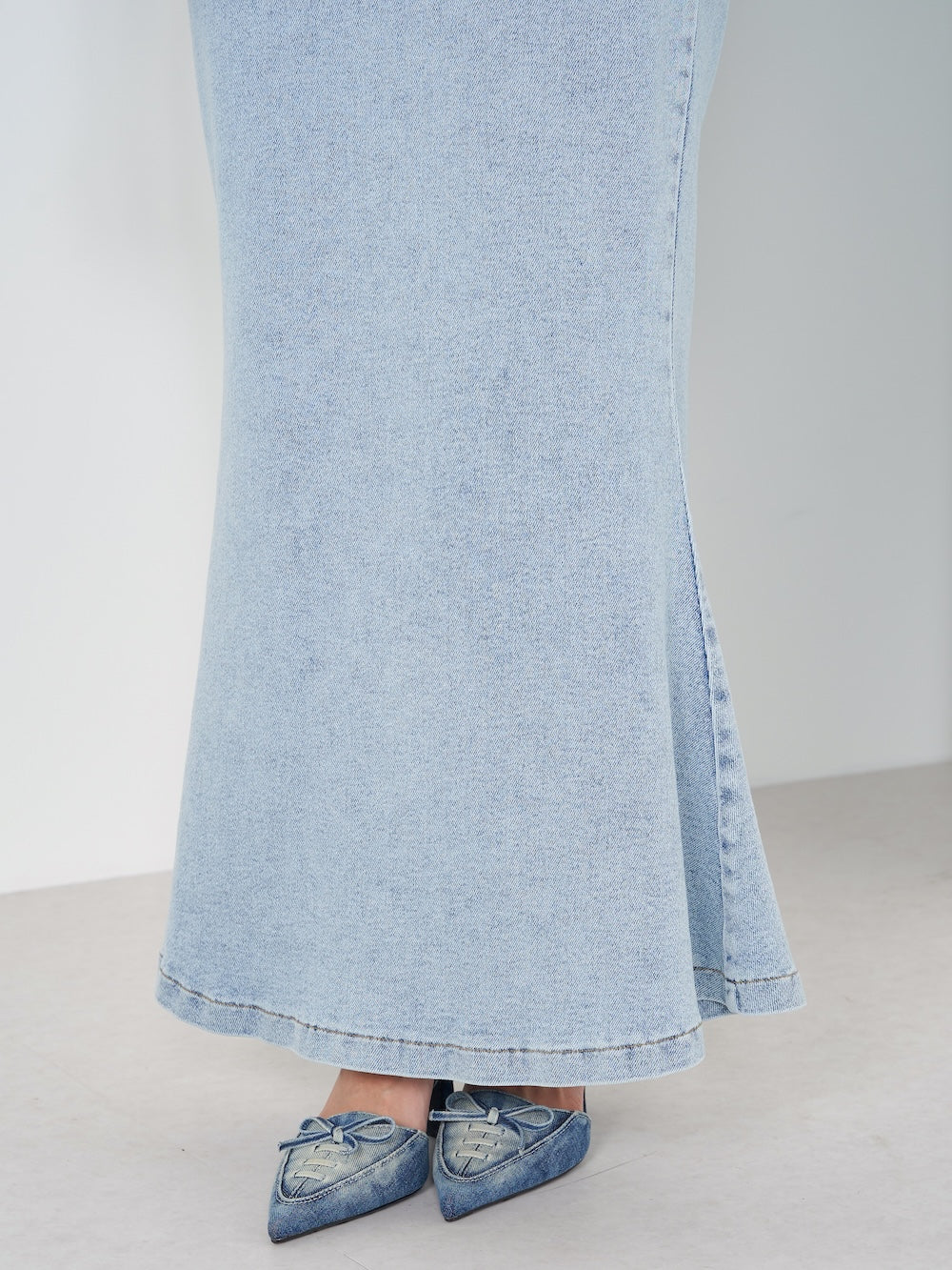 モデル:163cm(着用サイズ:FREE 着用カラー:I-BLU)