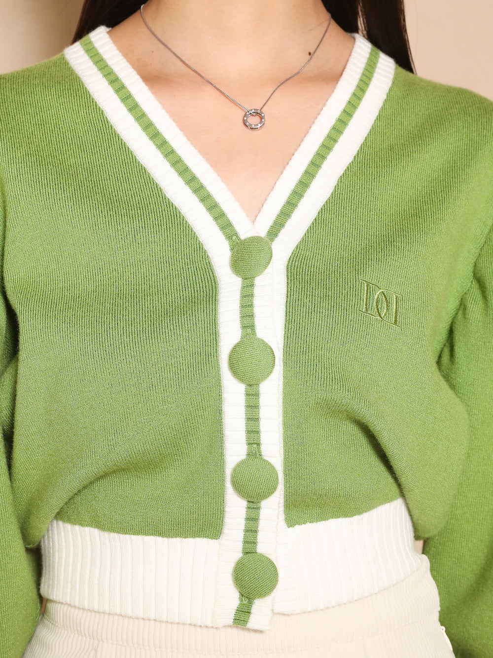 モデル:163cm(着用サイズ:FREE 着用カラー:GRN)