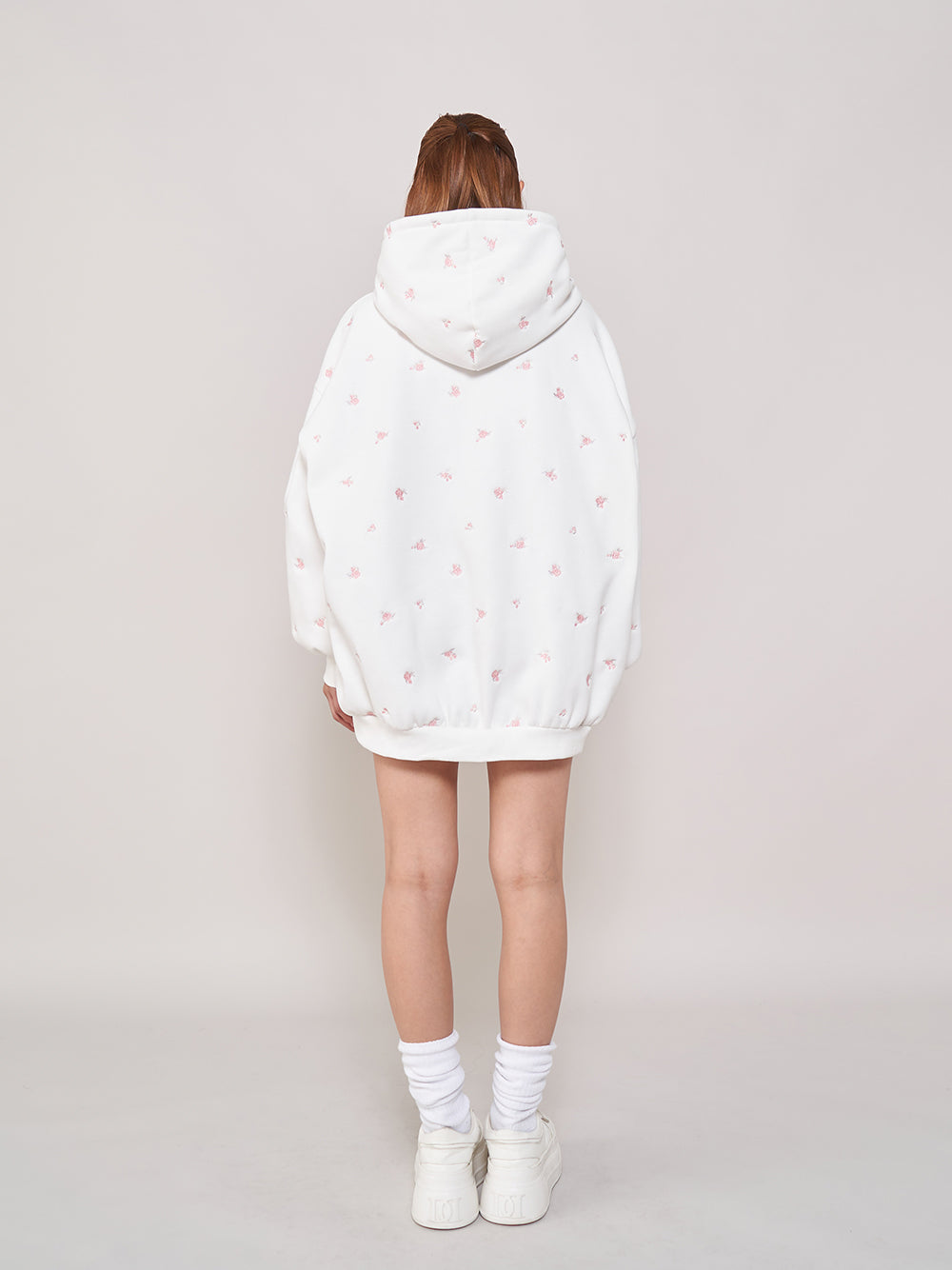 モデル:163cm(着用サイズ:FREE 着用カラー:WHT)