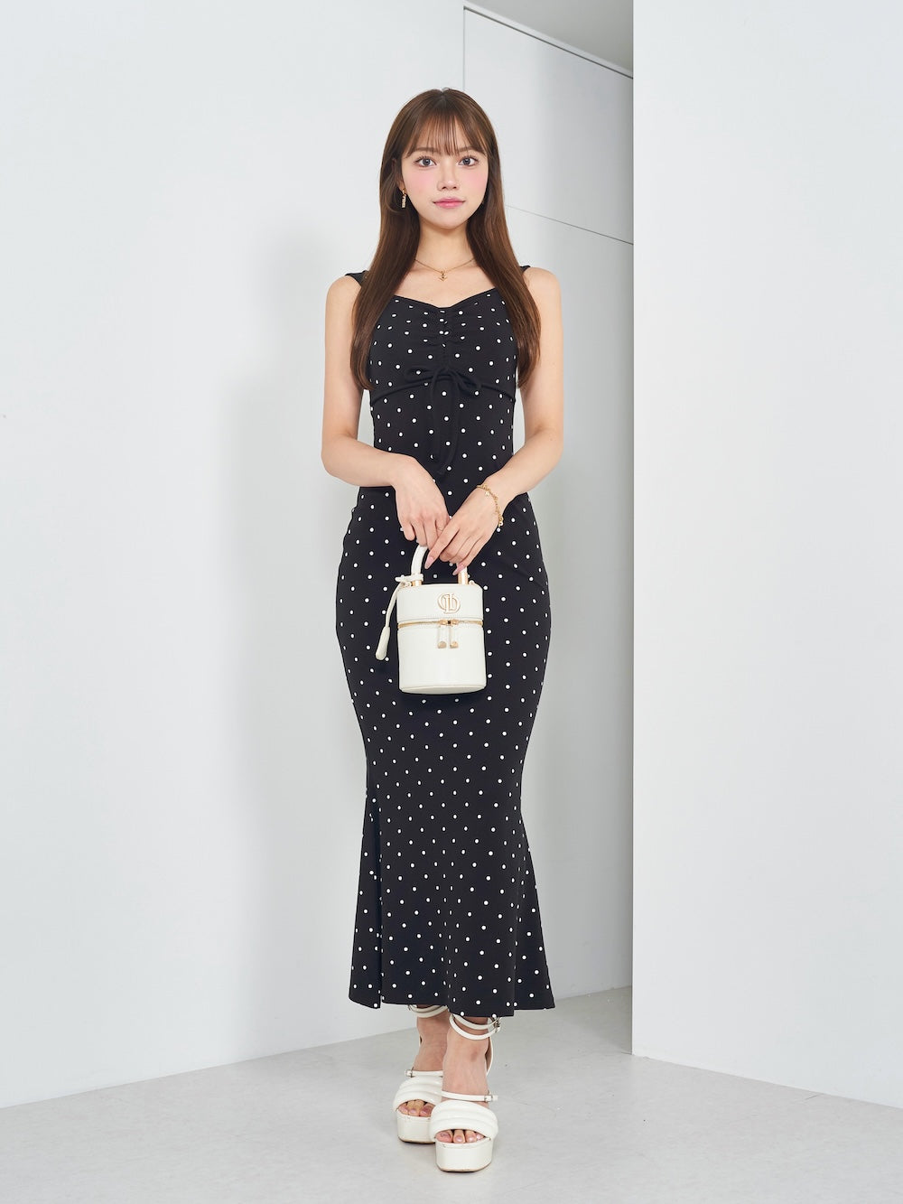モデル:163cm(着用サイズ:FREE 着用カラー:DOT)