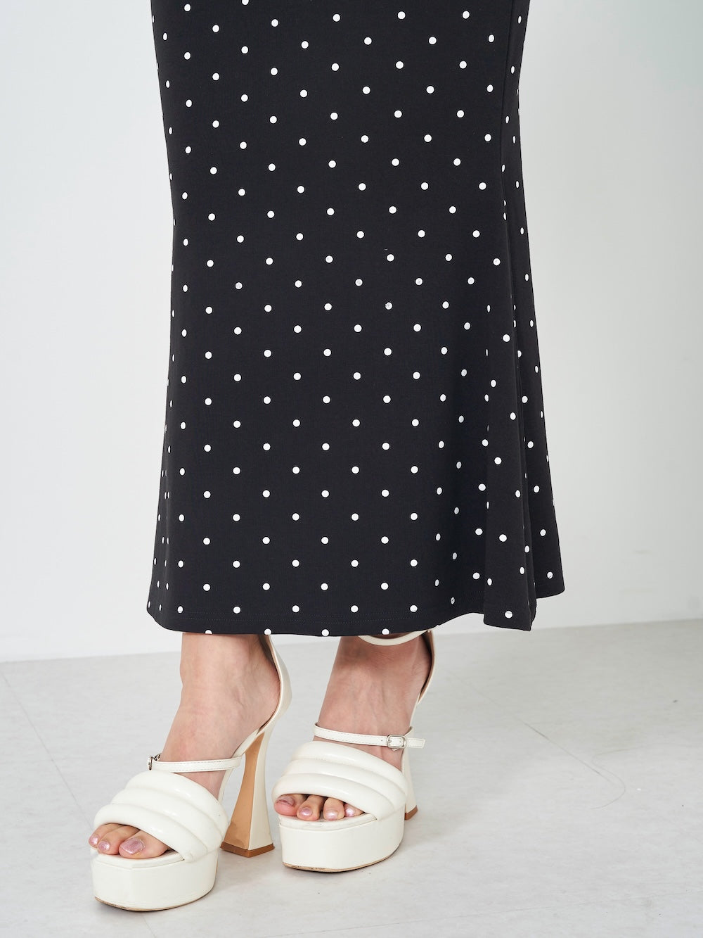 モデル:163cm(着用サイズ:FREE 着用カラー:DOT)