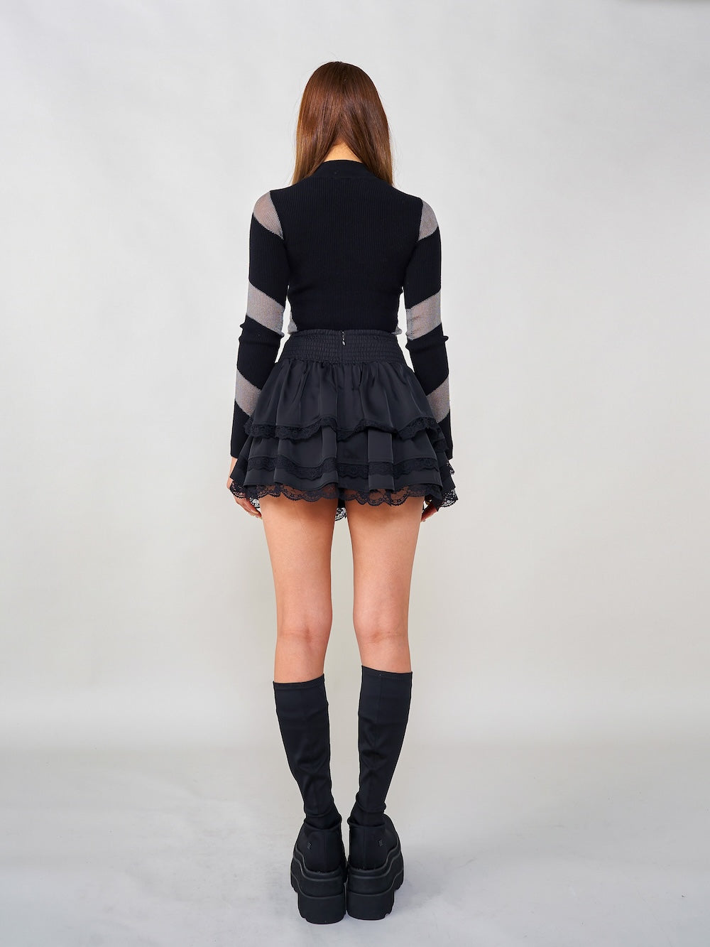 モデル:163cm(着用サイズ:FREE 着用カラー:BLK)