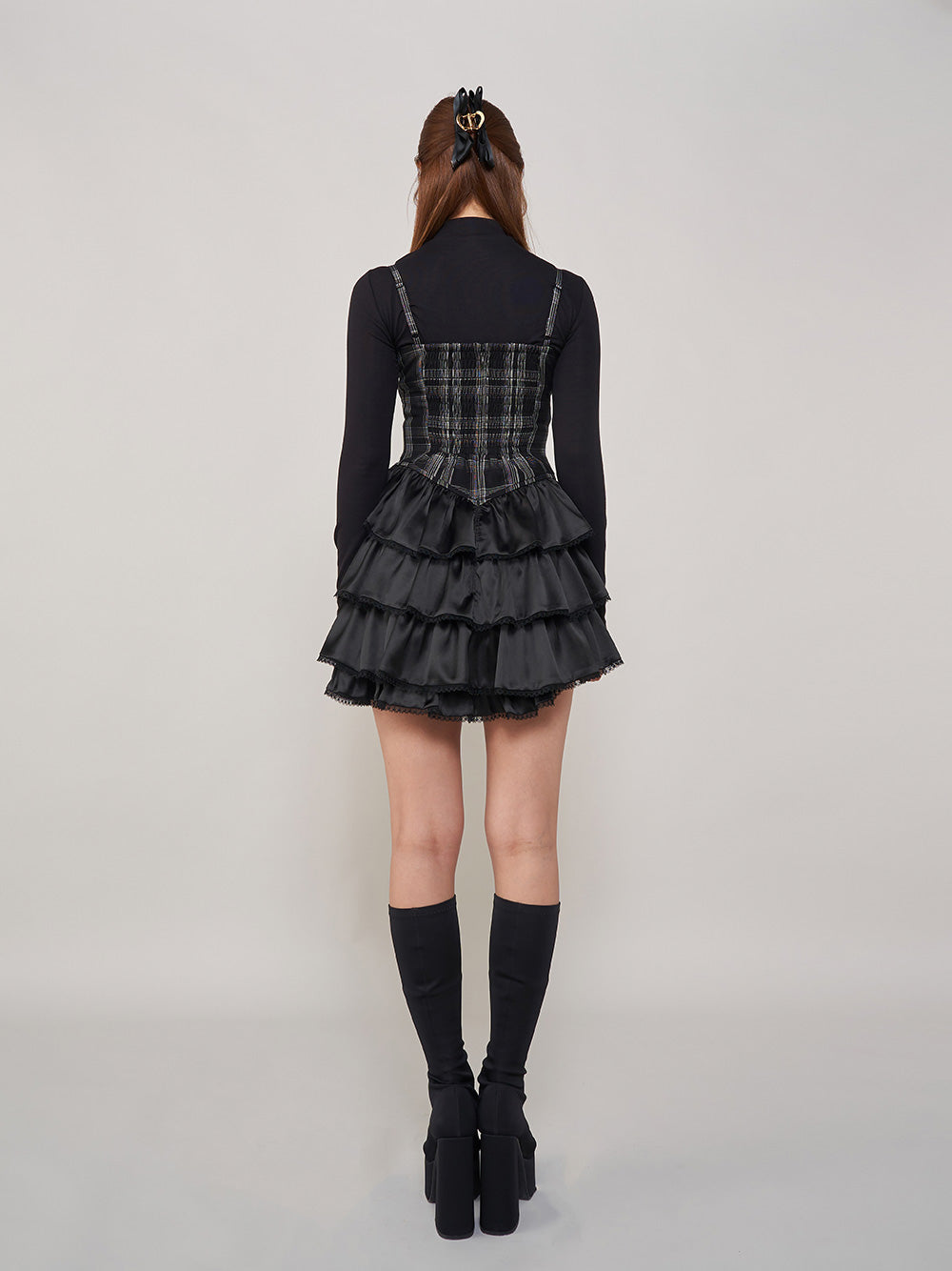 モデル:163cm(着用サイズ:FREE 着用カラー:BLK)