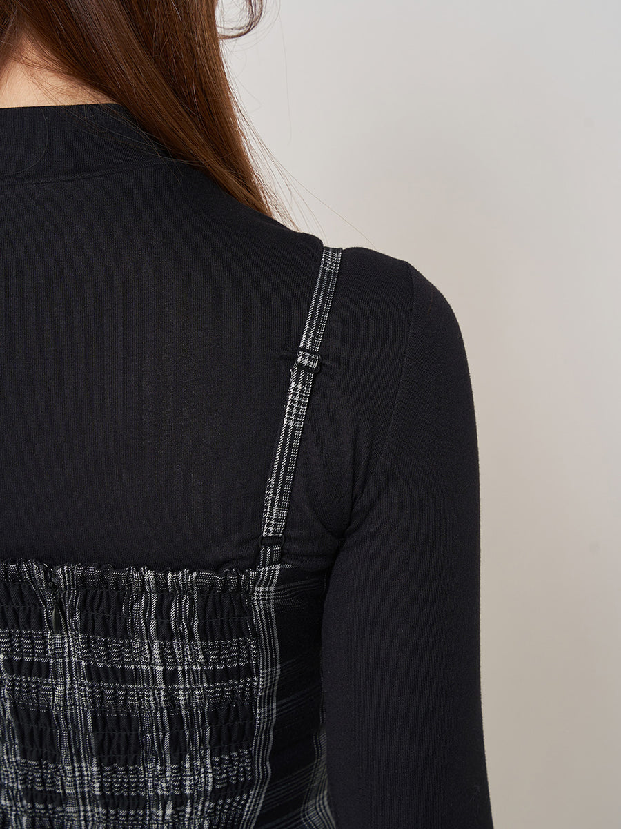 モデル:163cm(着用サイズ:FREE 着用カラー:BLK)
