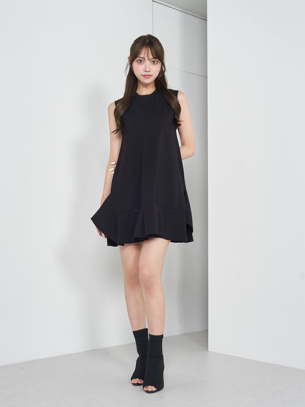 モデル:163cm(着用サイズ:FREE 着用カラー:BLK)