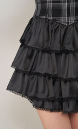 モデル:163cm(着用サイズ:FREE 着用カラー:BLK)