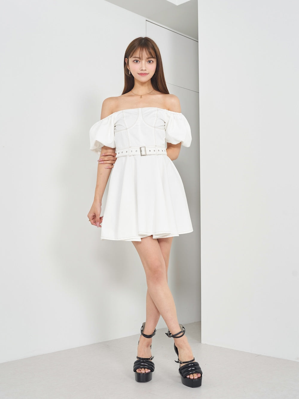 モデル:163cm(着用サイズ:FREE 着用カラー:WHT)
