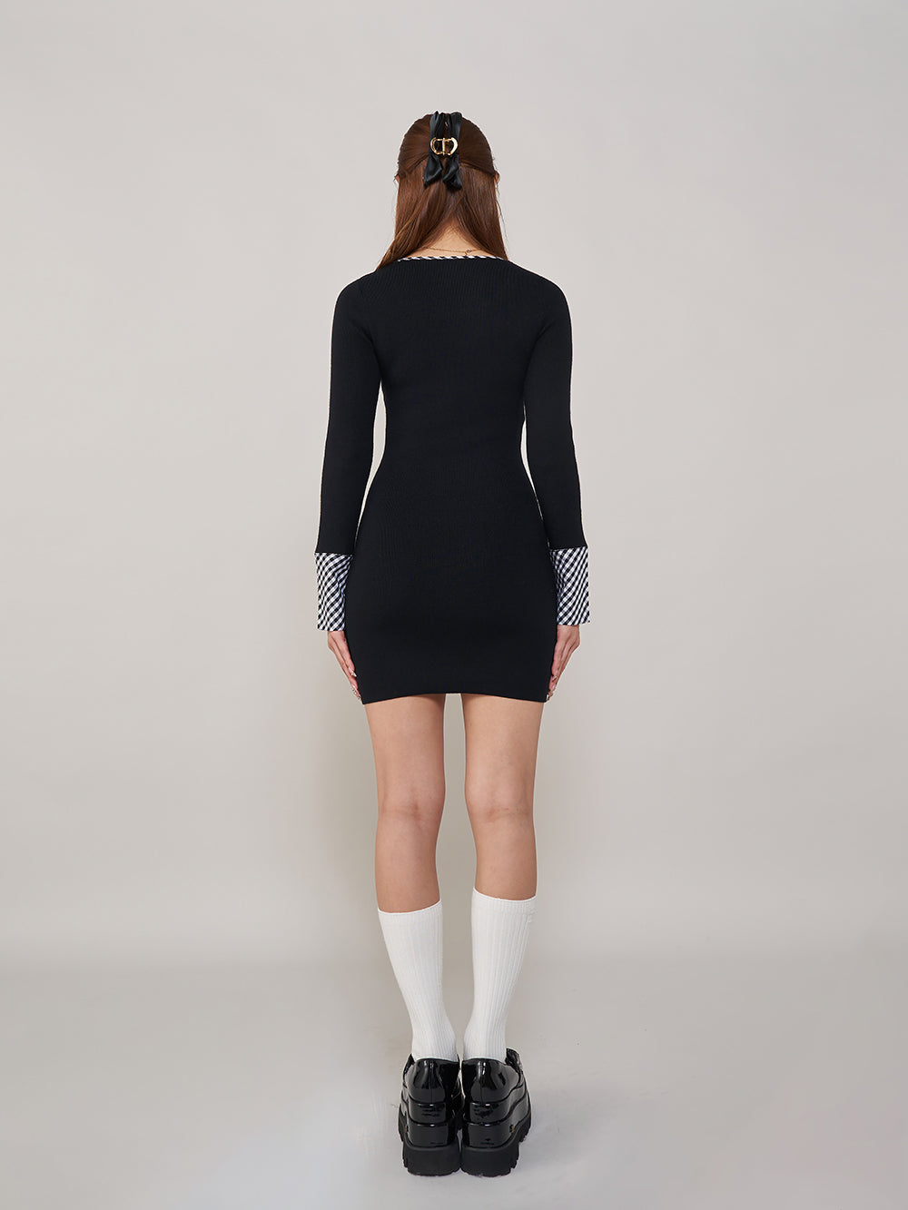 モデル:163cm(着用サイズ:FREE 着用カラー:BLK)