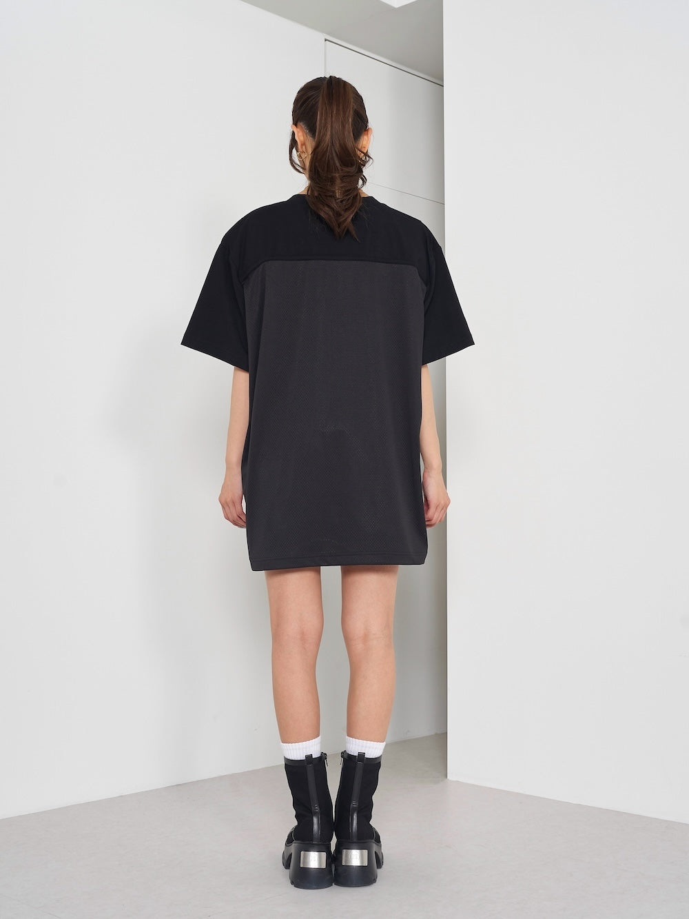 モデル:163cm(着用サイズ:FREE 着用カラー:BLK)