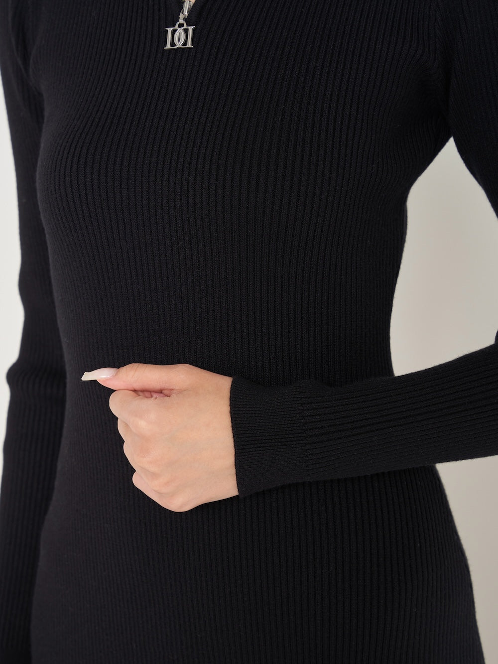 モデル:163cm(着用サイズ:FREE 着用カラー:BLK)