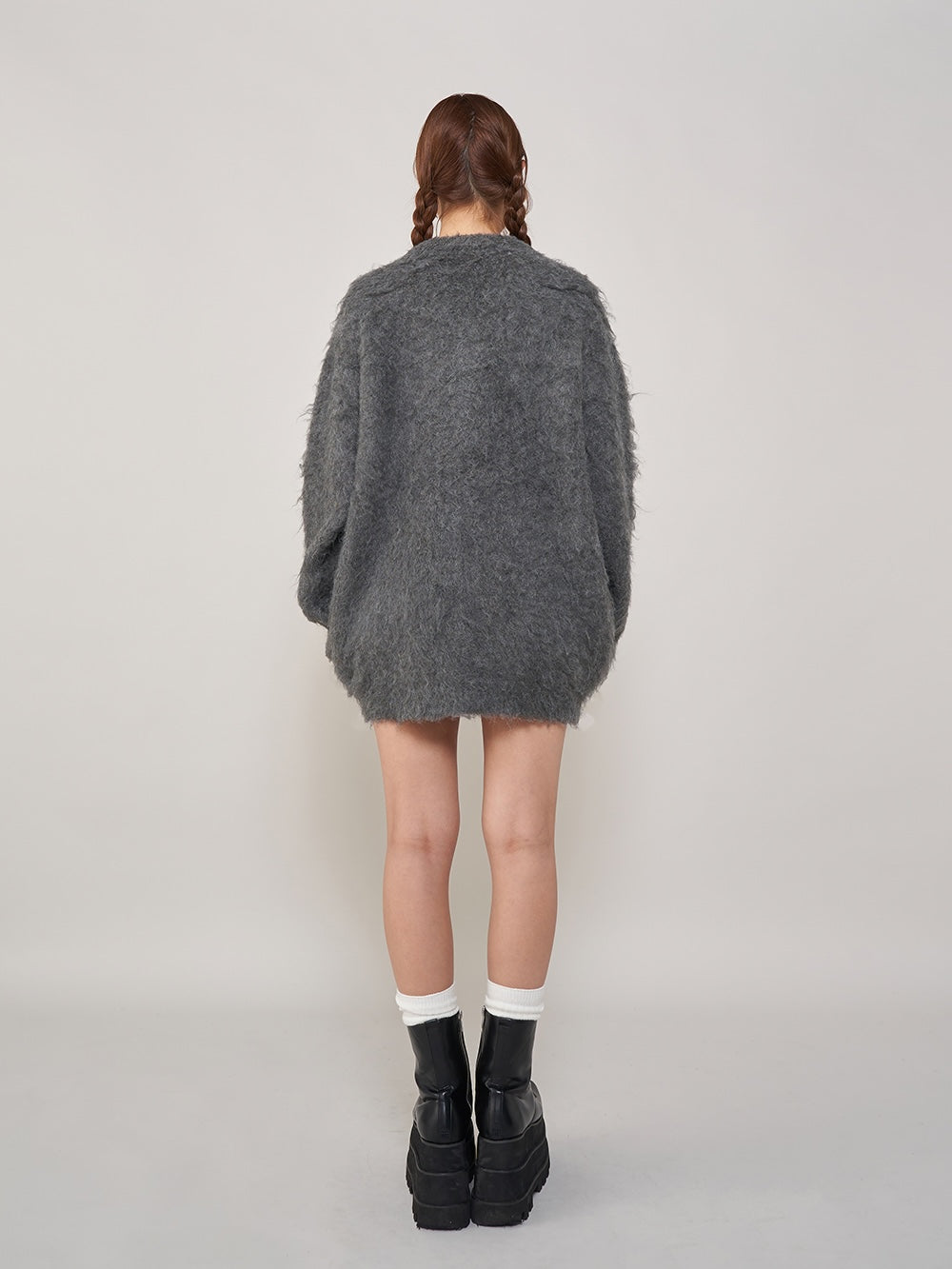 モデル:163cm(着用サイズ:FREE 着用カラー:GRY)