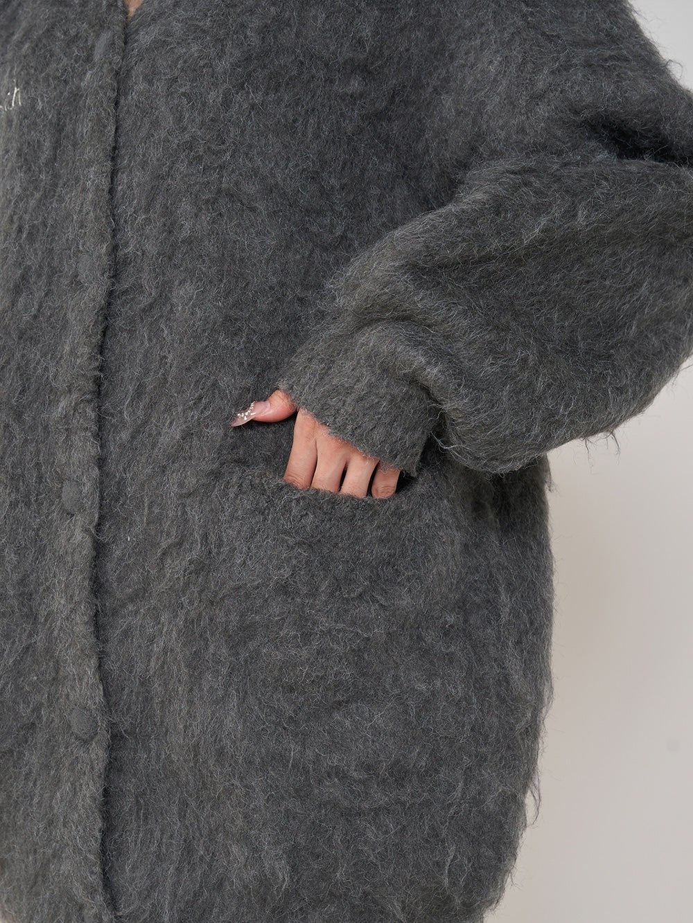 モデル:163cm(着用サイズ:FREE 着用カラー:GRY)