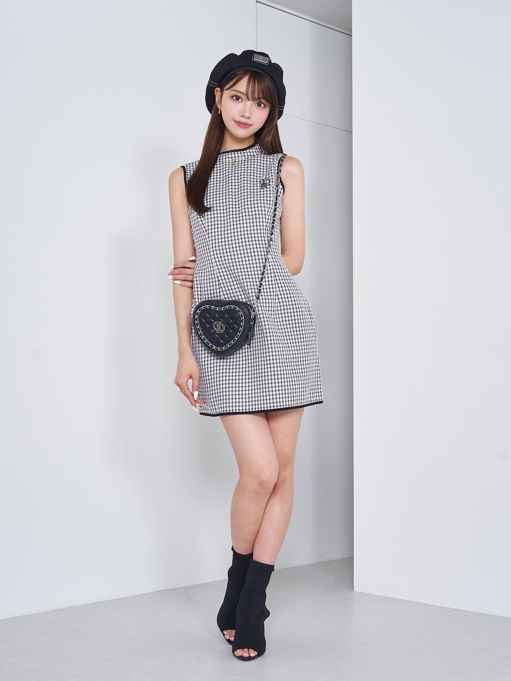 モデル:163cm(着用サイズ:FREE 着用カラー:BLK)