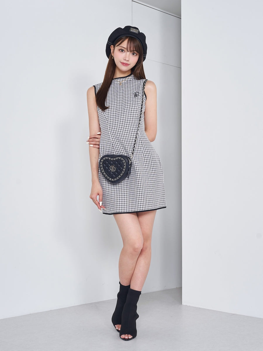 モデル:163cm(着用サイズ:FREE 着用カラー:BLK)
