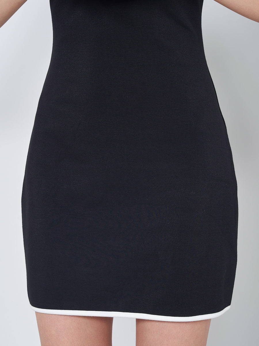 モデル:163cm(着用サイズ:FREE 着用カラー:BLK)