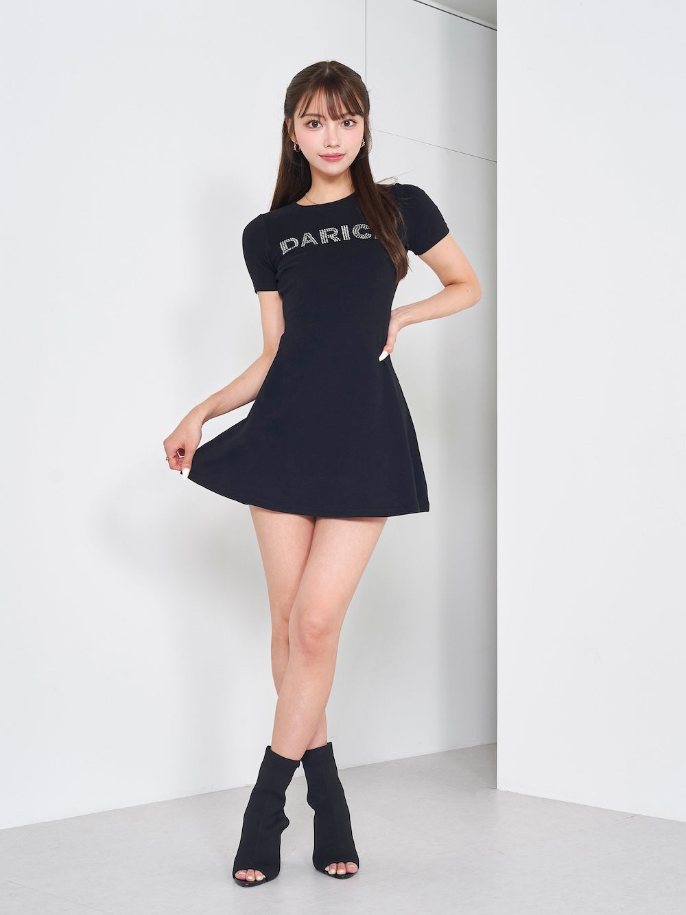 モデル:163cm(着用サイズ:FREE 着用カラー:BLK)
