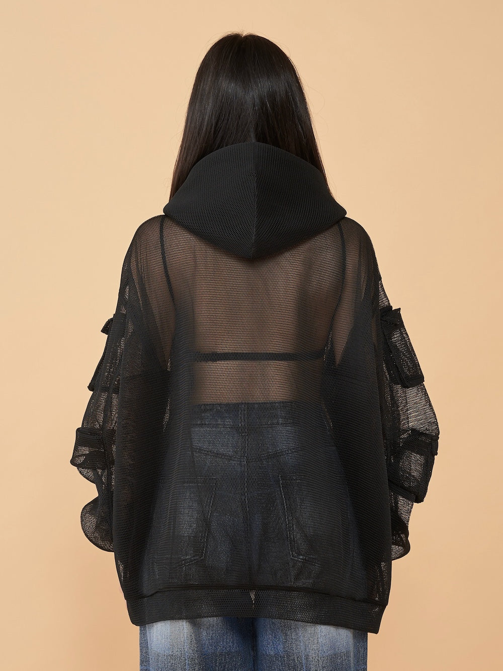 モデル:163cm(着用サイズ:FREE 着用カラー:BLK)