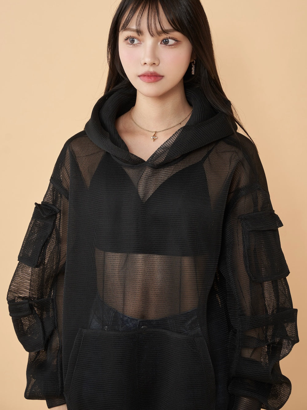 モデル:163cm(着用サイズ:FREE 着用カラー:BLK)