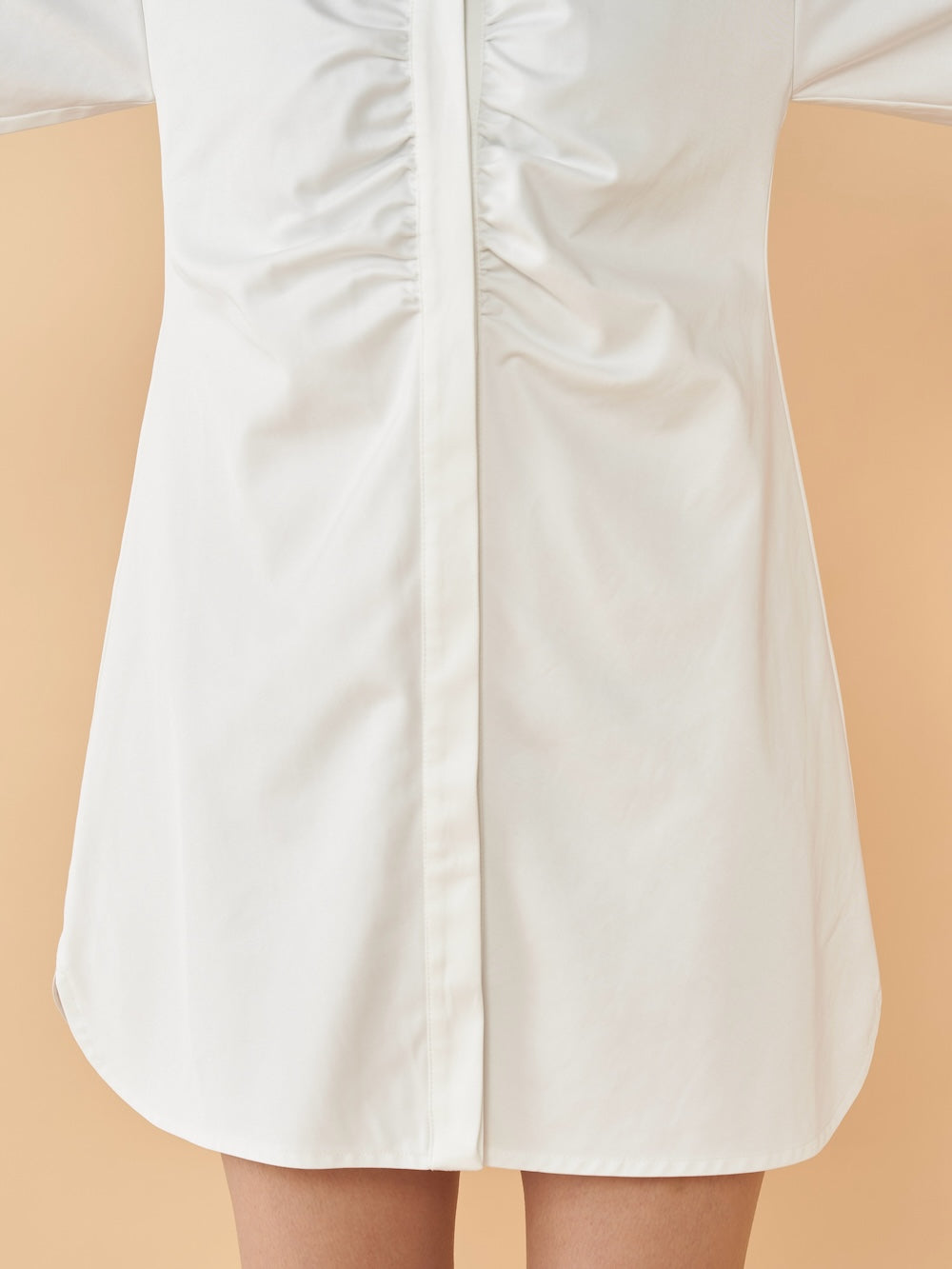 モデル:163cm(着用サイズ:FREE 着用カラー:WHT)