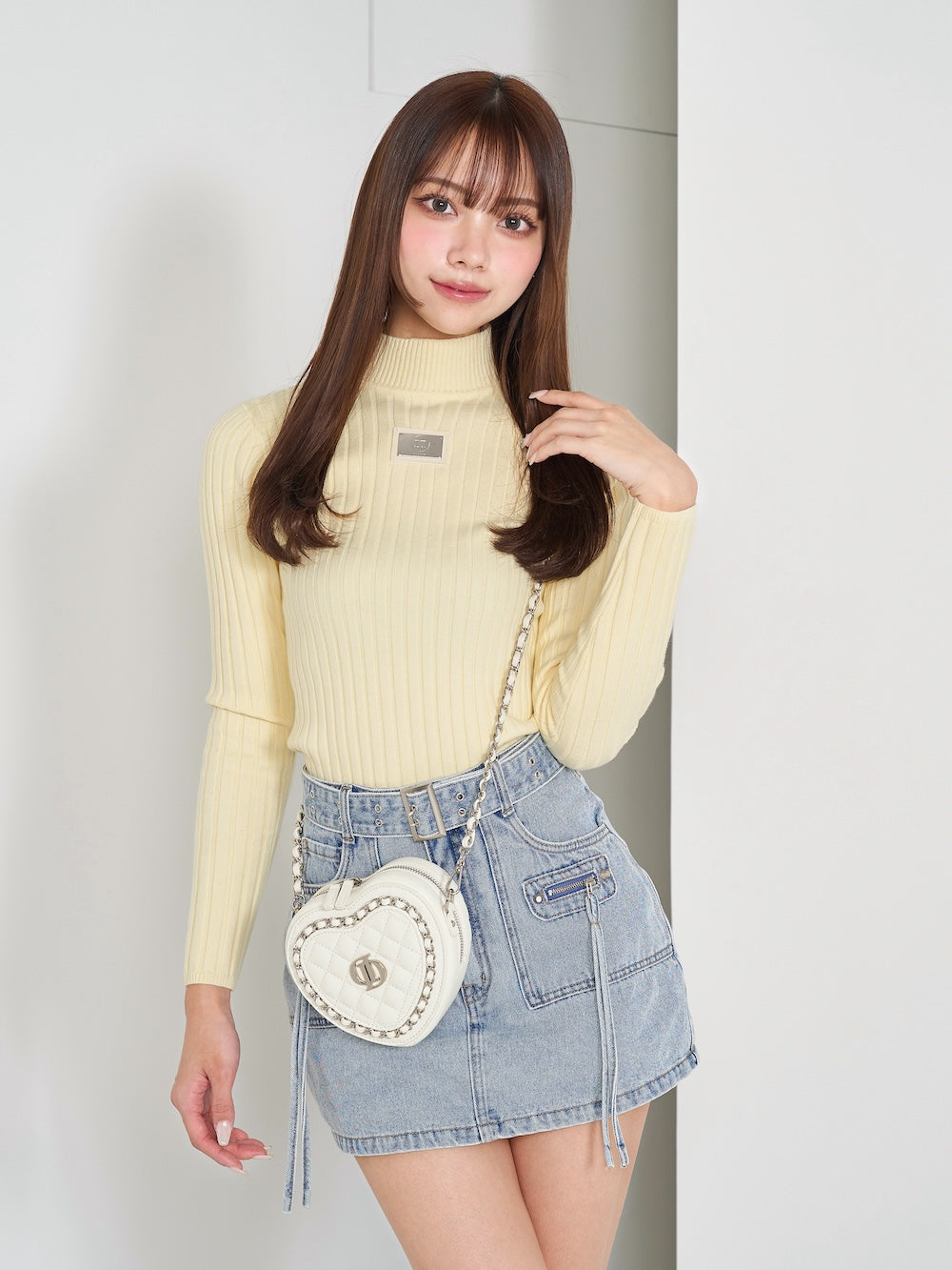 モデル:163cm(着用サイズ:FREE 着用カラー:YEL)
