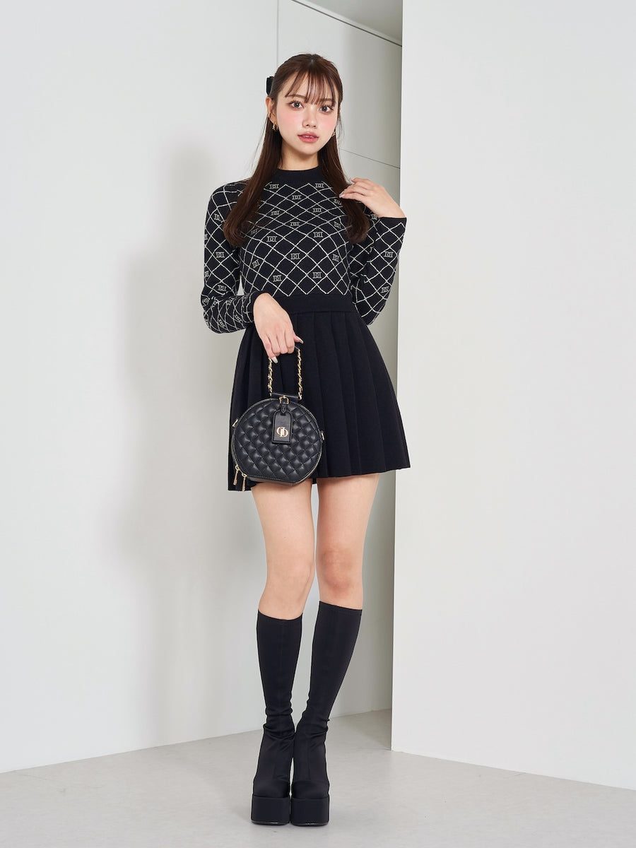 モデル:163cm(着用サイズ:FREE 着用カラー:BLK)