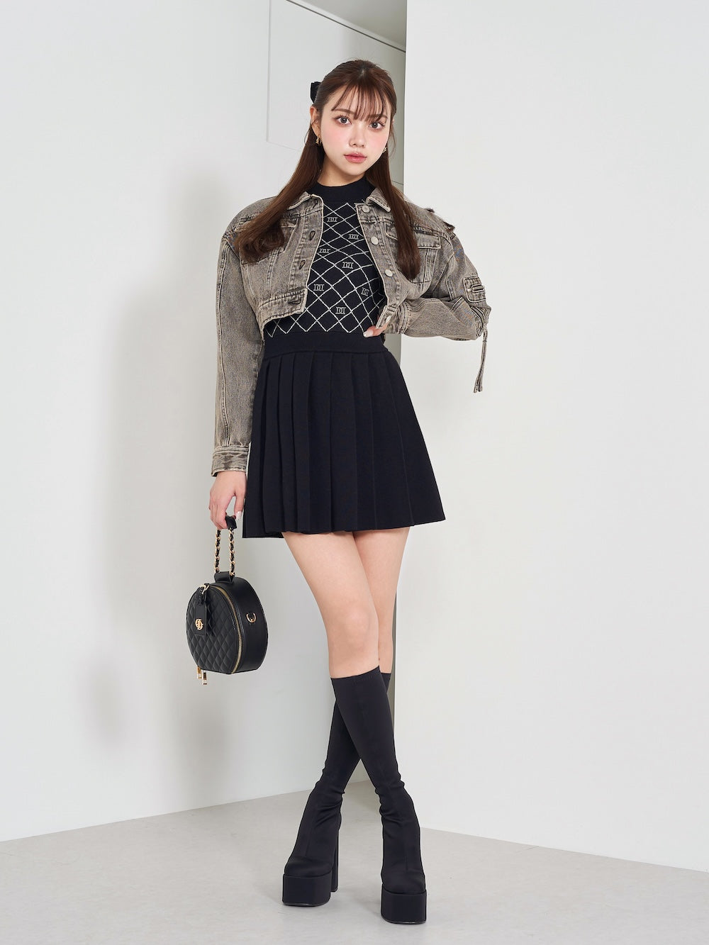 モデル:163cm(着用サイズ:FREE 着用カラー:BLK)