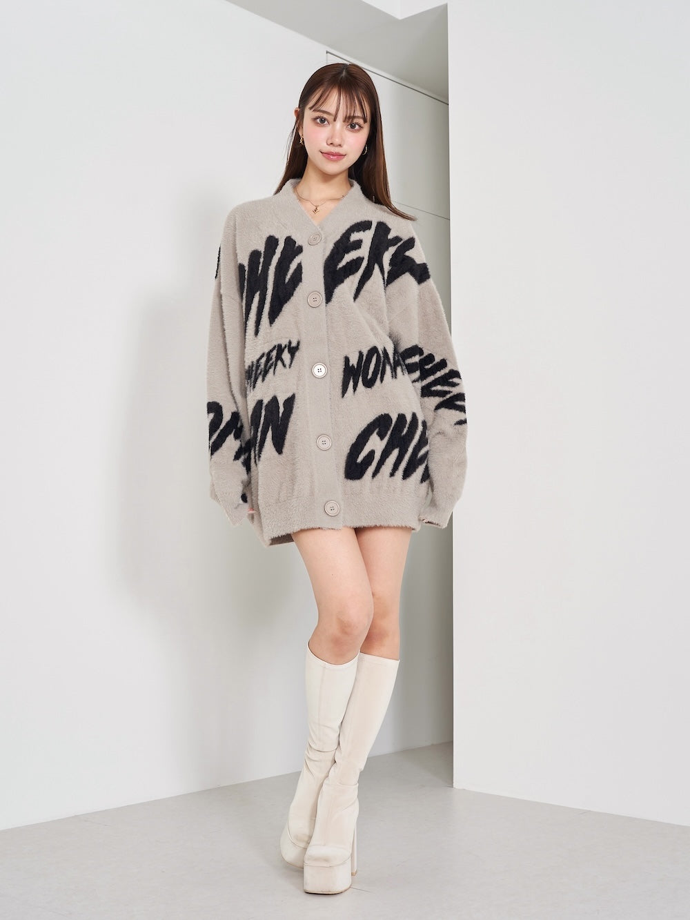 モデル:163cm(着用サイズ:FREE 着用カラー:GRY)