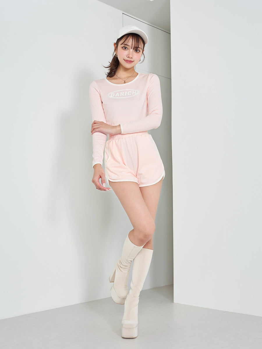 モデル:163cm(着用サイズ:FREE 着用カラー:PNK)