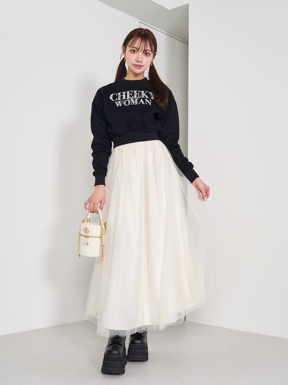 モデル:163cm(着用サイズ:FREE 着用カラー:BLK)
