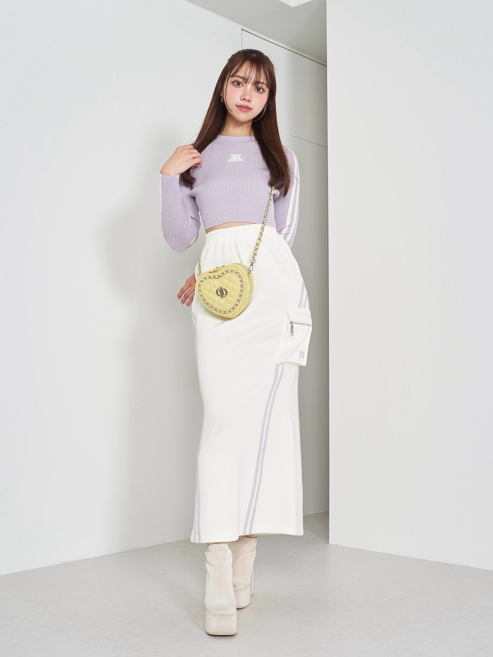モデル:163cm(着用サイズ:FREE 着用カラー:WHT)