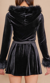モデル:163cm(着用サイズ:FREE 着用カラー:BLK)