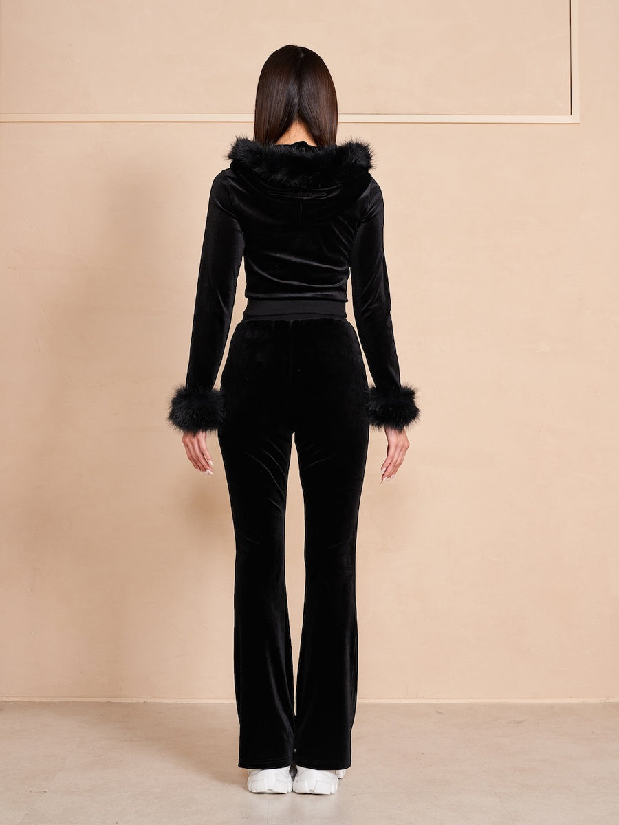 モデル:163cm(着用サイズ:FREE 着用カラー:BLK)